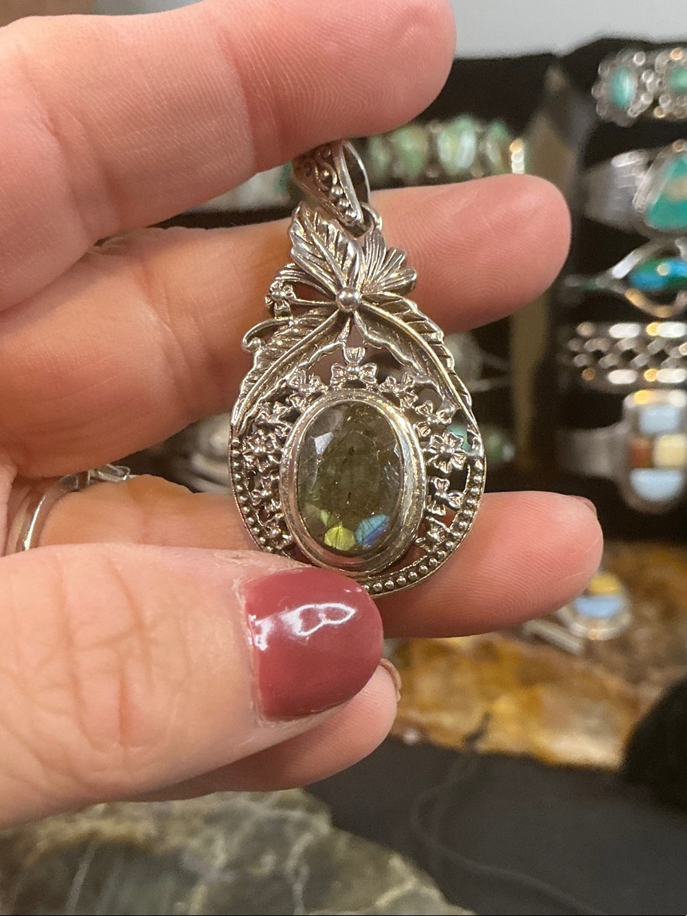 925 Silver Floral Pendant Necklace with Green Labradorite Cabochon